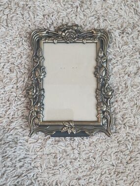 The Weston Gallery Rose Picture Frame